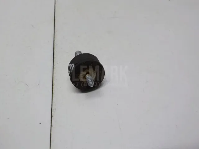 Болт впускного коллектора