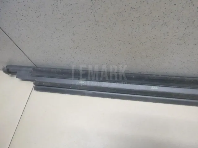 Накладка стекла переднего левого
