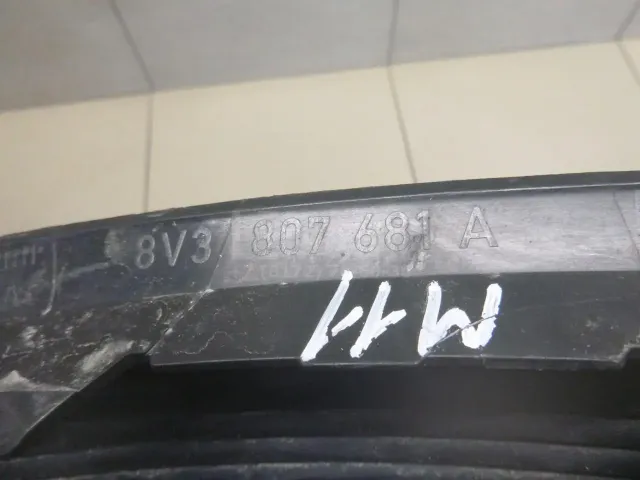 Решетка в бампер левая