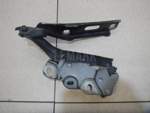 Петля капота правая для  Citroen Xsara Picasso 1999-2010