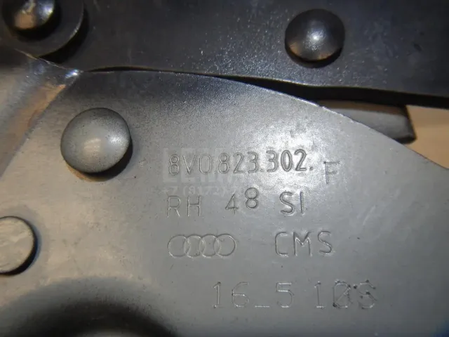 Петля капота правая для  Citroen Xsara Picasso 1999-2010