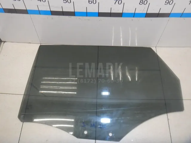 Стекло двери задней левой