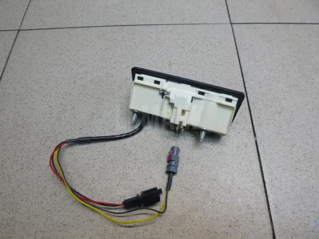 Кнопка открывания багажника для  Ford Kuga 2008-2012