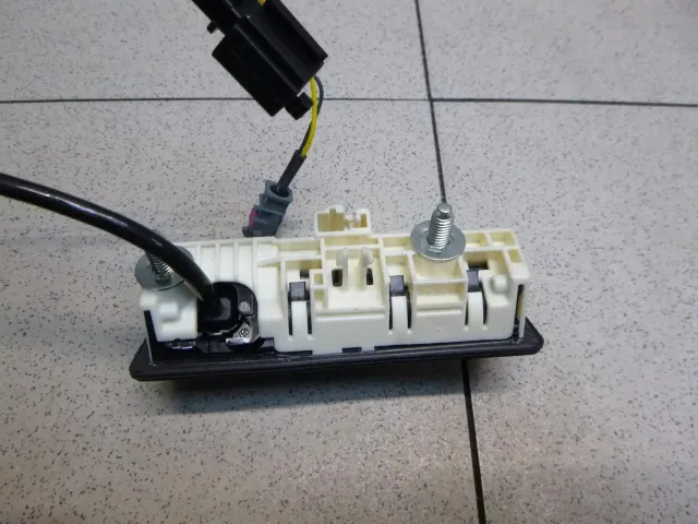 Кнопка открывания багажника для  Ford Kuga 2008-2012
