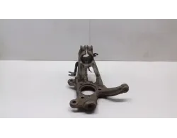 Кулак поворотный передний правый