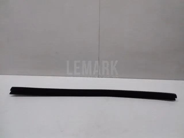 Накладка стекла заднего левого