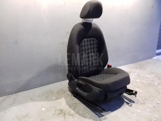 Сиденье переднее правое для  Brilliance M2 2006-2012