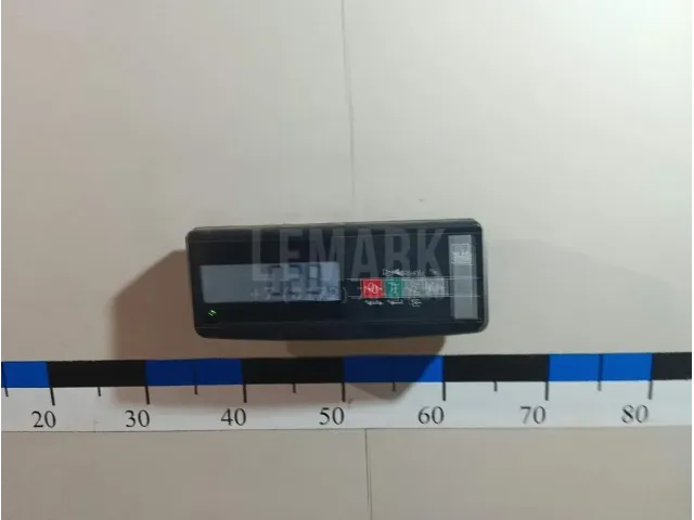 Накладка стекла переднего левого