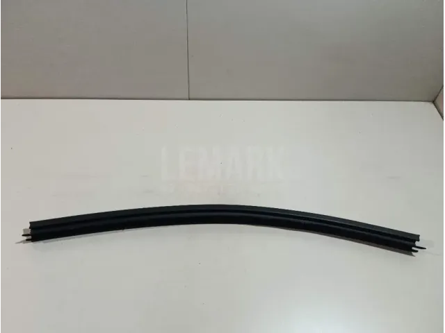 Накладка стекла заднего правого для  Chevrolet Orlando 2011-2015