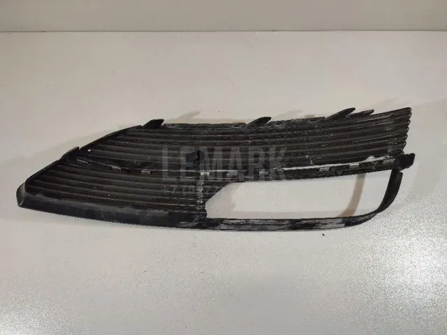 Решетка в бампер левая для  BMW X5 G05 2018