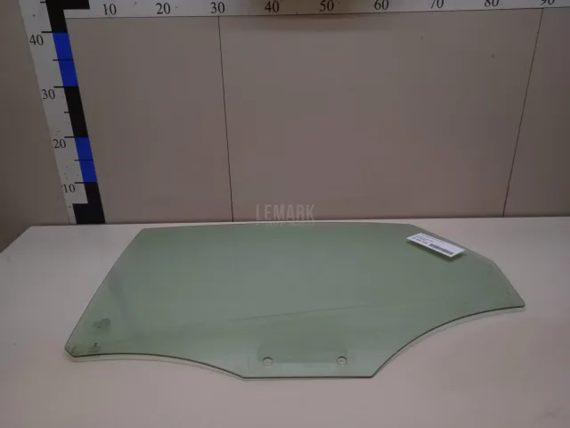 Стекло двери задней левой