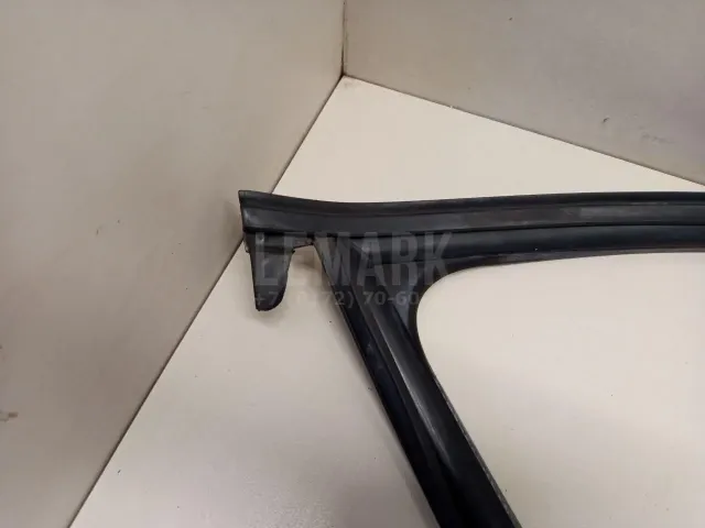 Уплотнитель стекла двери для  Haval H9 2014-2024
