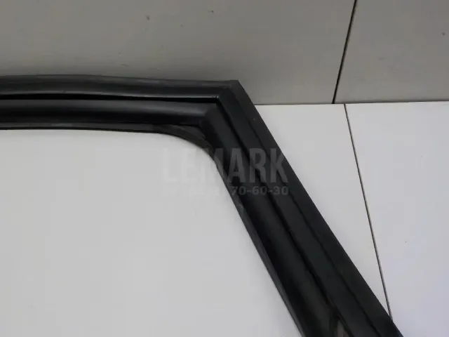 Уплотнитель стекла двери для  Acura MDX 2001-2006