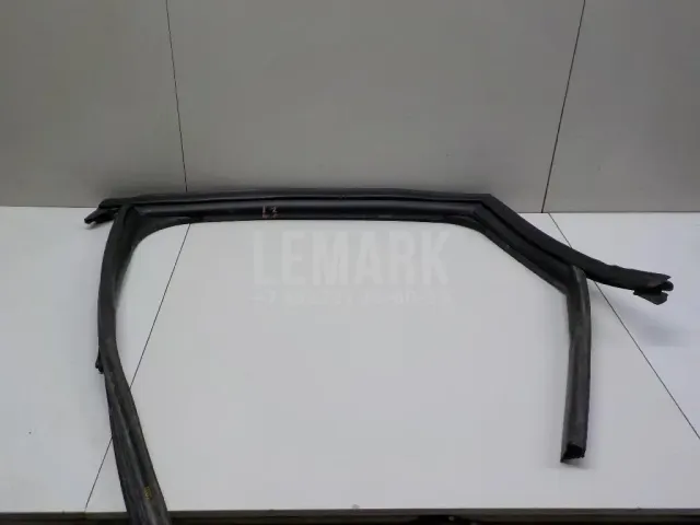 Уплотнитель стекла двери для  Acura MDX 2001-2006