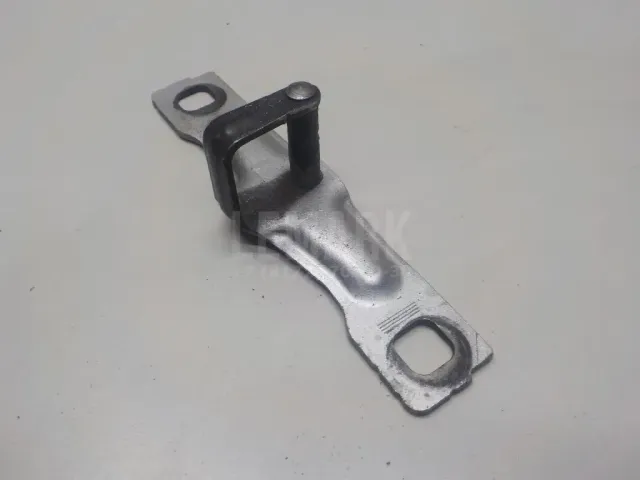 Ответная часть замка багажника