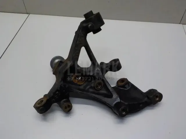 Кулак поворотный задний правый для  BMW X5 E70 2007-2013