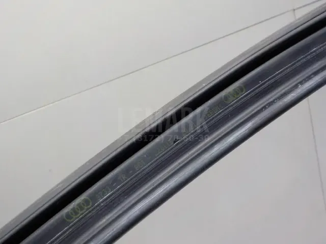 Уплотнитель стекла двери для  Citroen C8 2002-2014