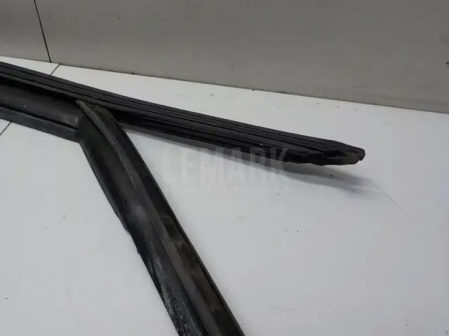 Уплотнитель стекла двери для  Chery Bonus (A13) 2011-2014