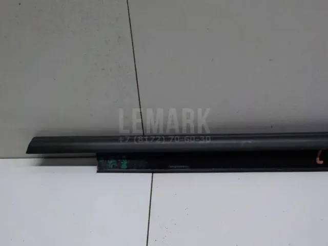 Накладка стекла заднего левого