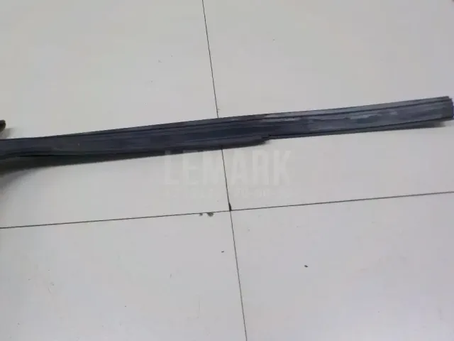Уплотнитель стекла двери