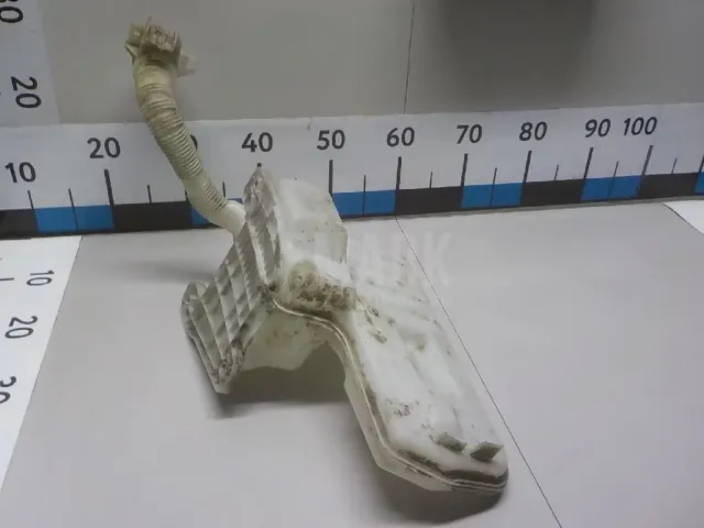 Бачок омывателя лобового стекла