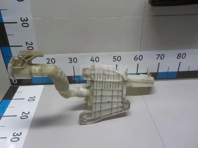 Бачок омывателя лобового стекла