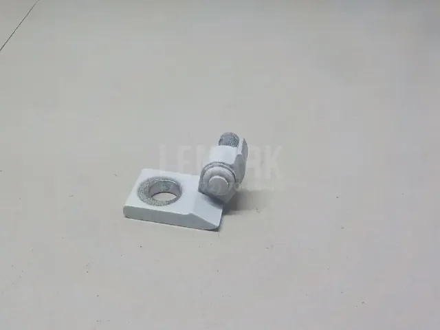 Петля двери