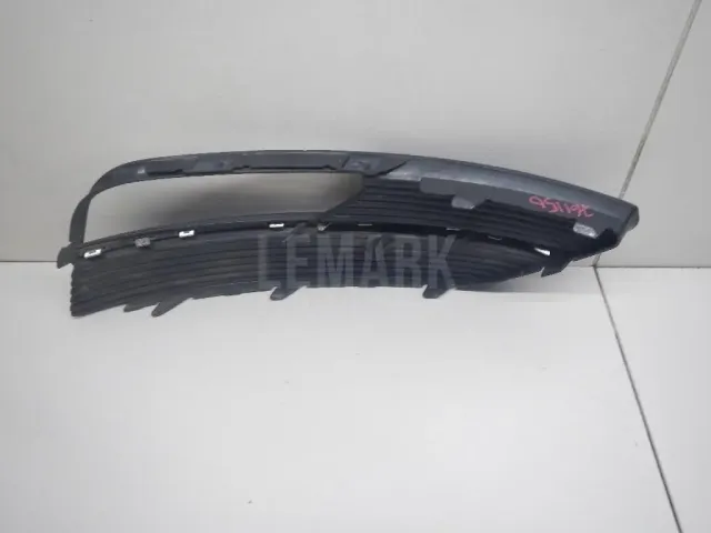 Решетка в бампер левая для  BMW X5 G05 2018