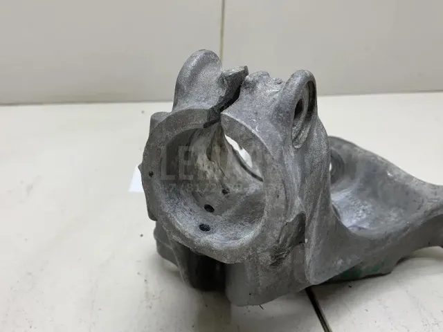 Кулак поворотный передний левый для  Ford Focus I 1998-2005