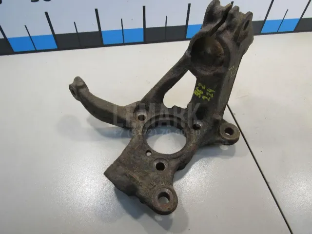 Кулак поворотный передний левый для  Ford Focus I 1998-2005