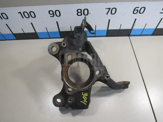Кулак поворотный передний левый для  Ford Focus I 1998-2005