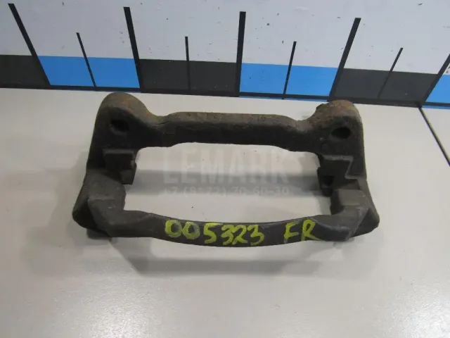 Скоба суппорта переднего правого для  BMW 5-serie G60/G61/G68 2023