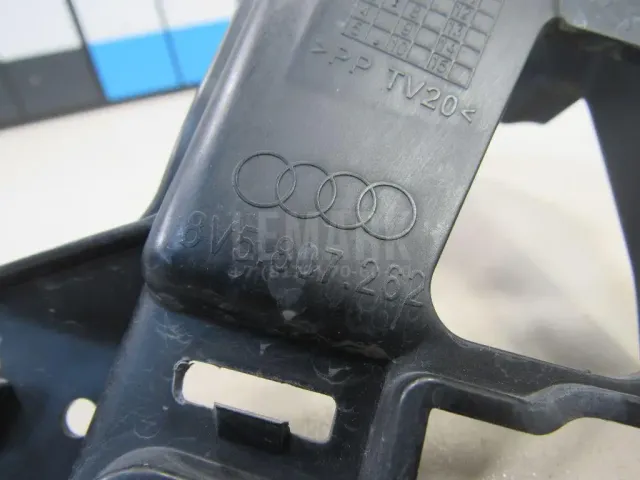 Кронштейн фары противотуманной правой для  Audi A3 (8Y) 2020