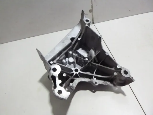 Кронштейн двигателя правый для  Chery Amulet (A15) 2006-2012
