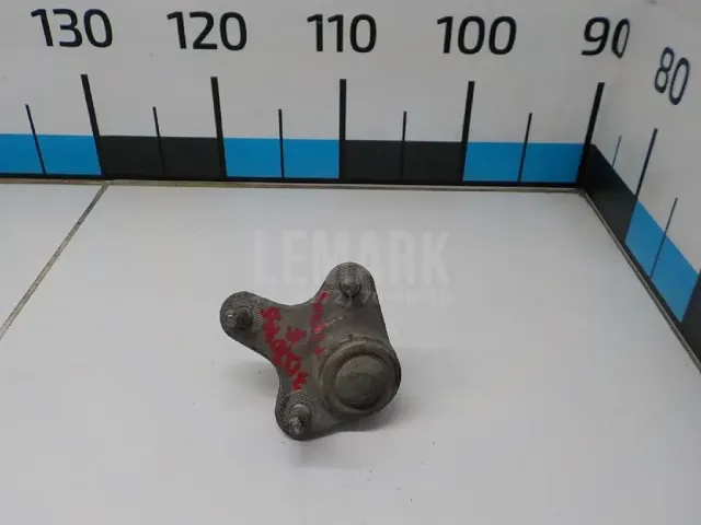 Опора шаровая правая передней подвески