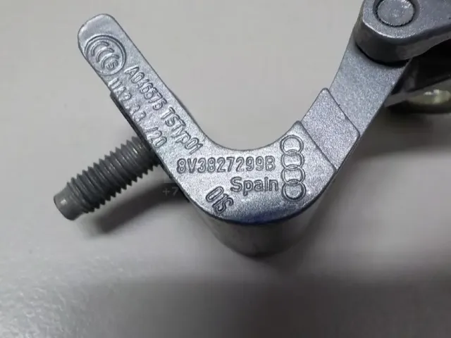 Петля двери багажника для  Ford Mondeo V 2015-2022