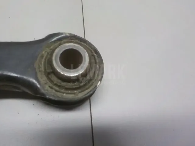 Рычаг задний верхний