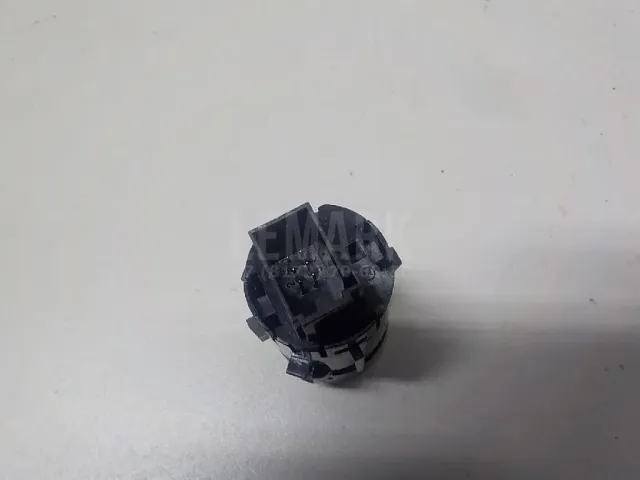 Кнопка запуска двигателя