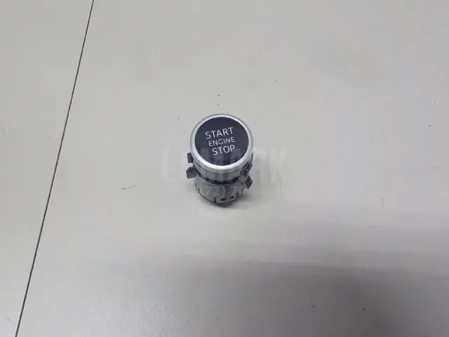 Кнопка запуска двигателя