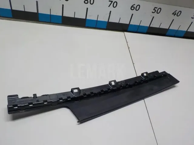 Накладка двери передней правой для  BMW 1-serie E82/E88 2007-2013