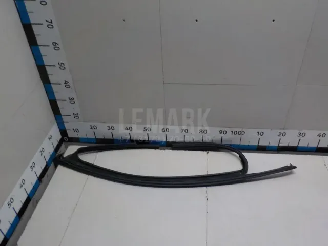 Уплотнитель стекла двери для  Citroen Berlingo II (B9) 2008-2022