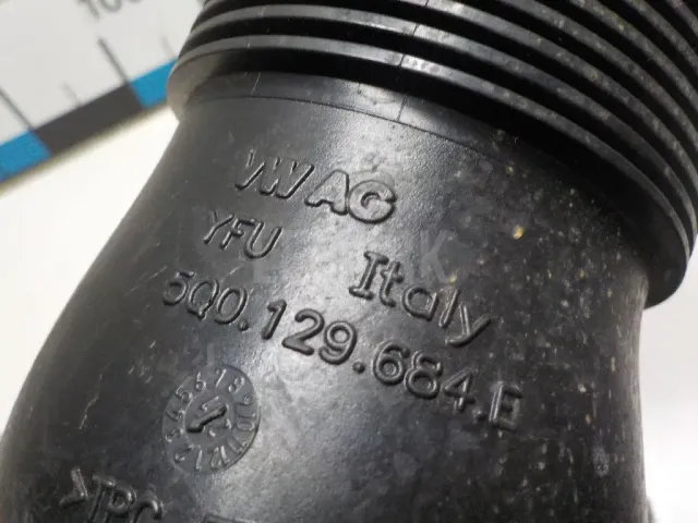 Патрубок воздушного фильтра для  Ford Fiesta 2001-2008