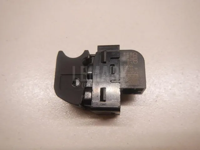 Кнопка открывания багажника для  Audi TT(8N) 1998-2006