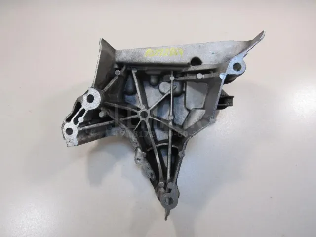 Кронштейн двигателя правый для  BMW 4-serie F32/F33/F82 2012-2020