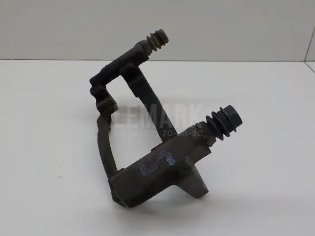 Скоба суппорта переднего левого для  Chevrolet HHR 2005-2011