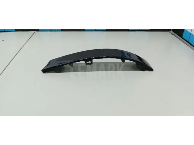 Планка под фонарь правая для  Ford Fiesta 2017