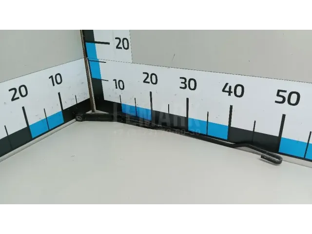 Поводок стеклоочистителя передний левый