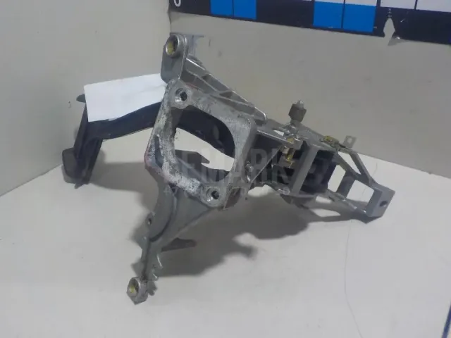 Кронштейн (сопут. товар) для  Chevrolet Suburban 2014-2020