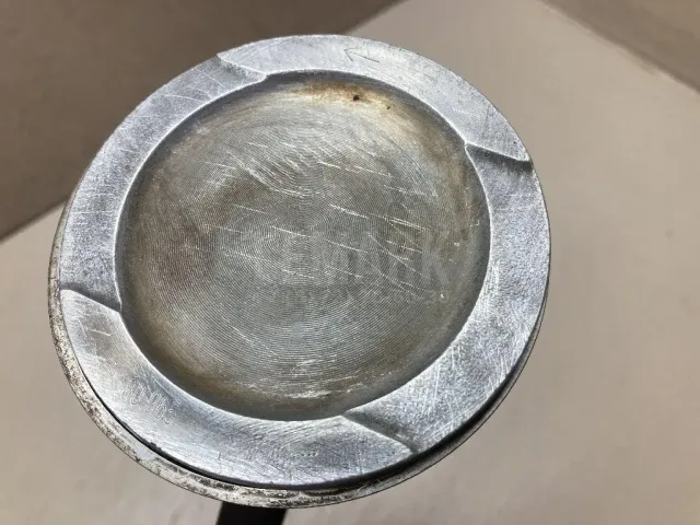 Поршень с шатуном