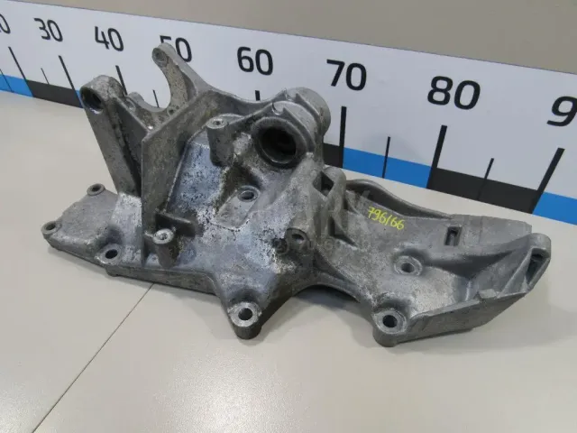 Кронштейн генератора для  Audi A3 (8L1) 1996-2003